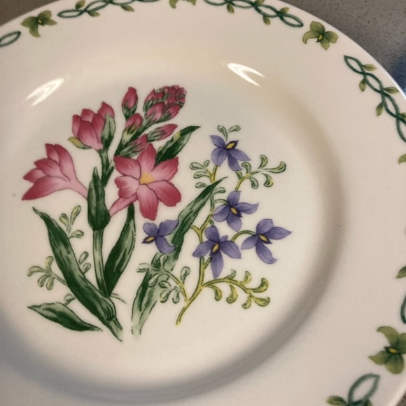 Thompson Pottery Vintage “Floral Garden” plate - Picture 5 of 6